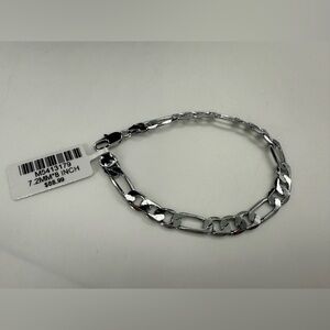 Silver Tone Figaro Chunky Chain Bracelet 8 Inch 7.2mm Lobster Clasp
Gift Ready